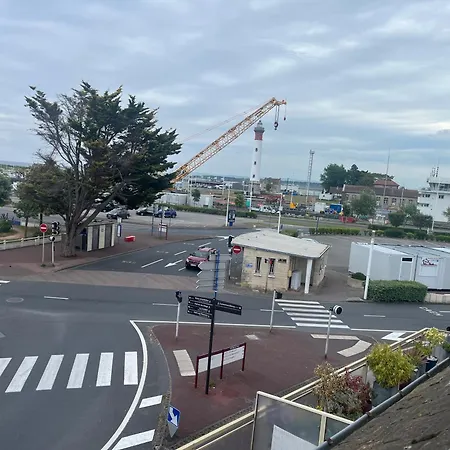 - Port Ferry Ouitreham Appartement *