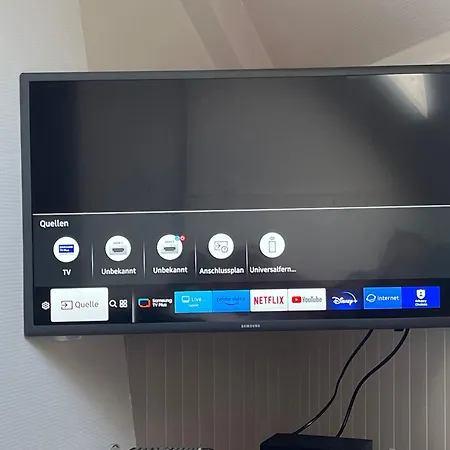 - Port Ferry Ouitreham * וויסטרהאם