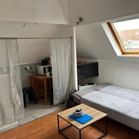 - Port Ferry Ouitreham Apartment